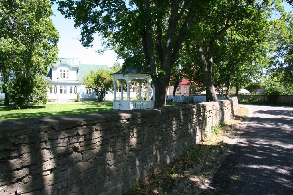 Lahe Guesthouse Haapsalu Exterior photo